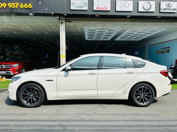 Alternative view of BMW 528GT Model 2018 - đẳng cấp xe sang, giá cực tốt