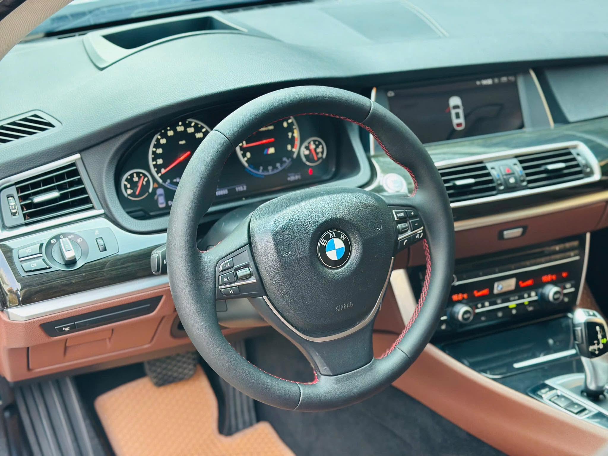 BMW 528GT Model 2018 - đẳng cấp xe sang, giá cực tốt - Ảnh 4