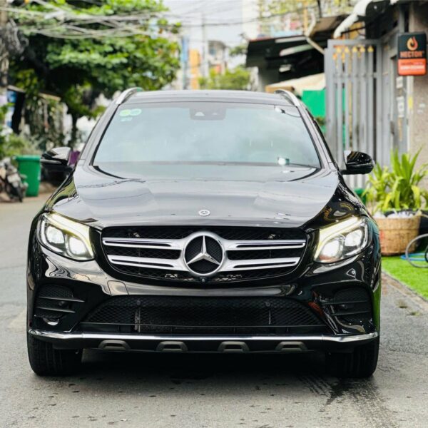 Mercedes - Benz GLC 300 4 Matic Model 2019 – SUV hạng sang giá tốt