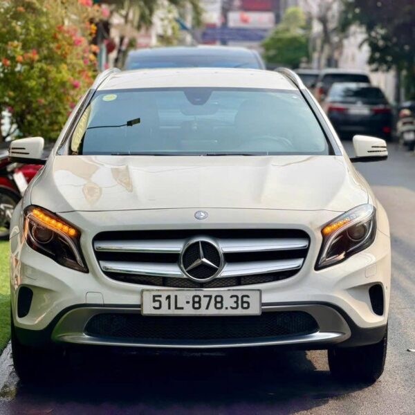 Mercedes - Benz GLA200 (Model 2017) gầm cao sang trọng, giá siêu tốt