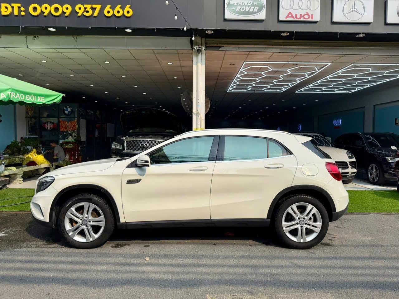 Mercedes - Benz GLA200 (Model 2017) gầm cao sang trọng, giá siêu tốt - Ảnh 5