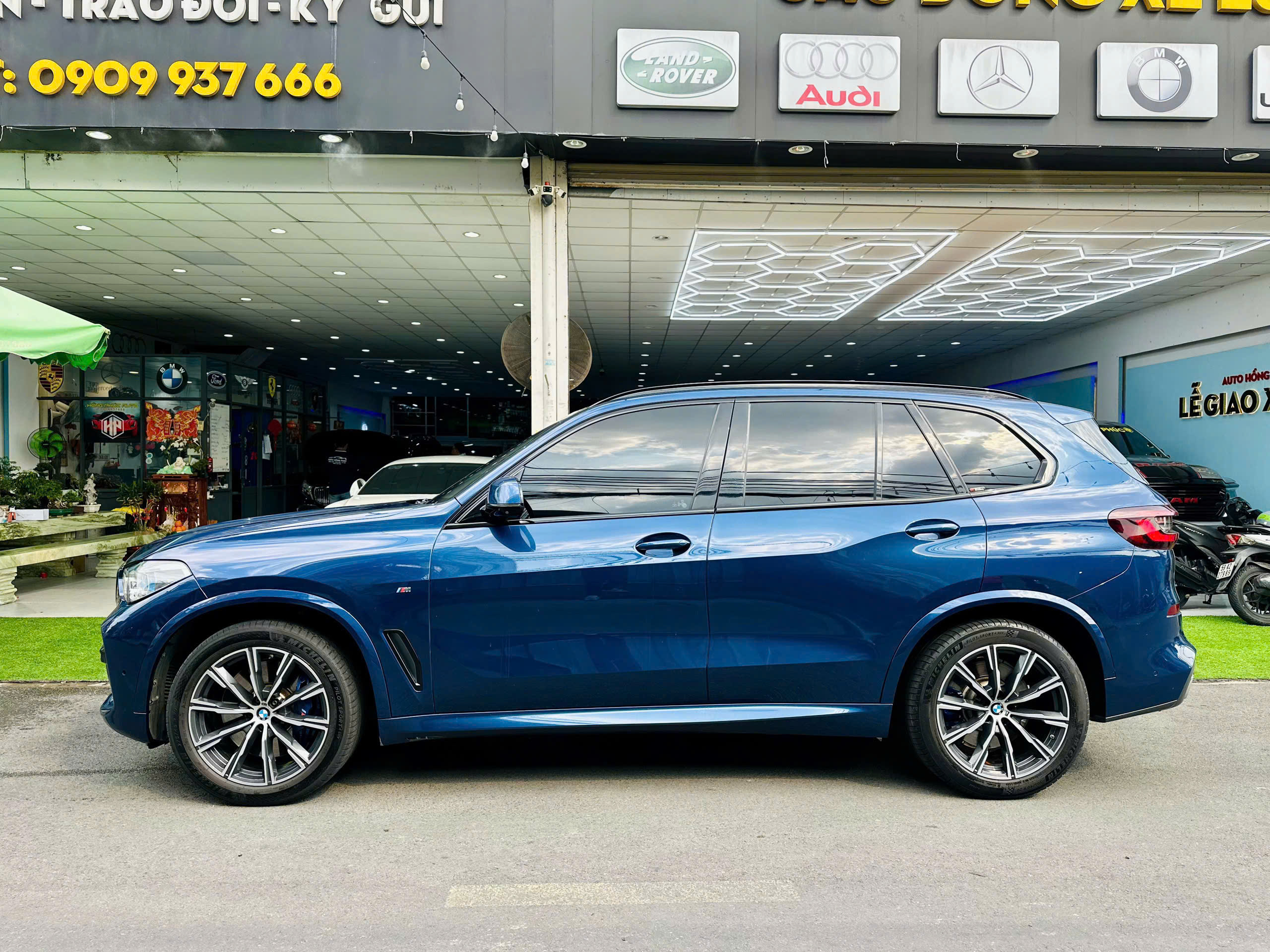BMW X5 xDrive40i M-SPORT (G05) Model 2021 - Ảnh 5