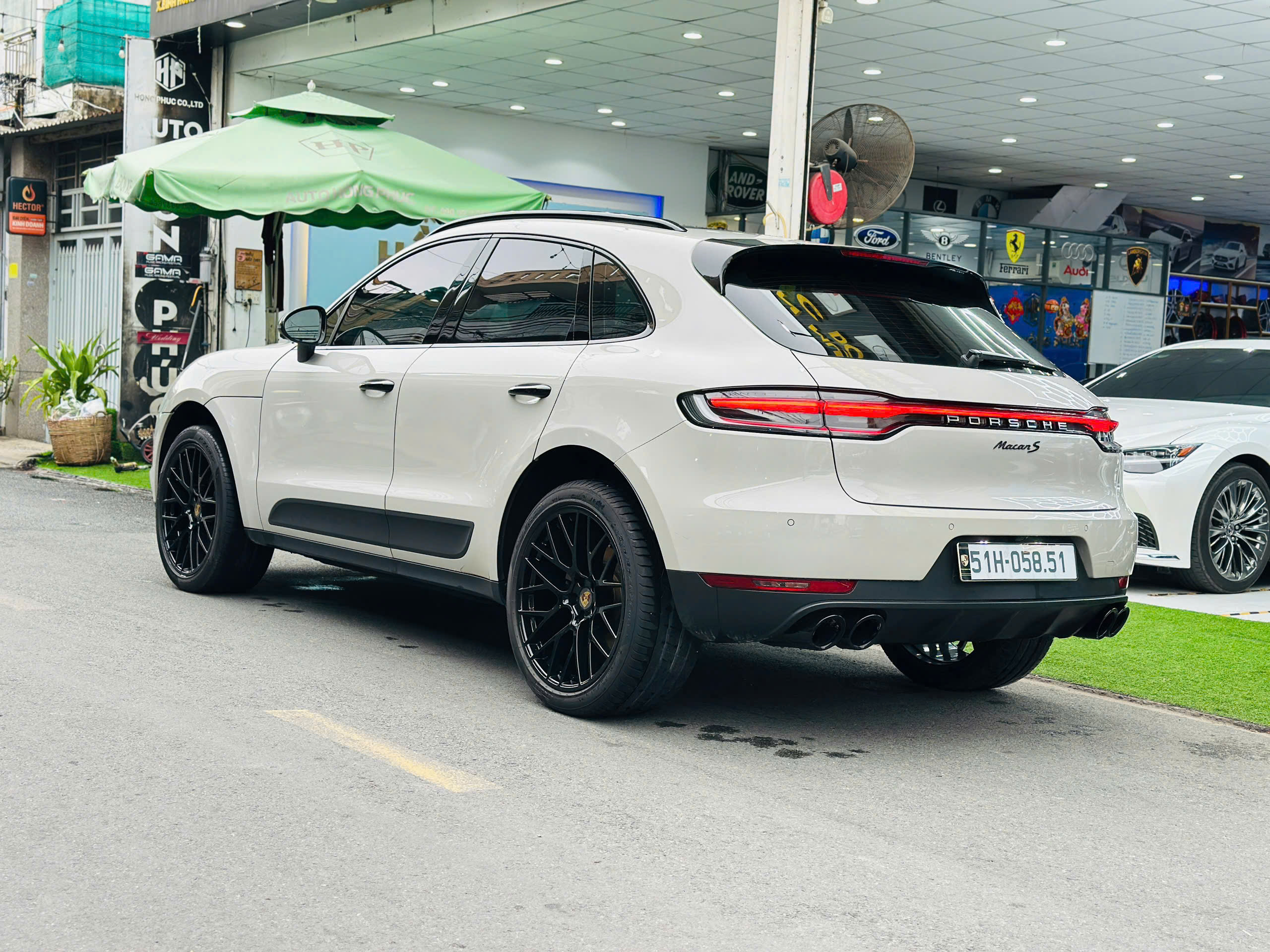 Porsche Macan 2019 cực chất - giá chỉ 1 tỷ 868 triệu - Ảnh 16